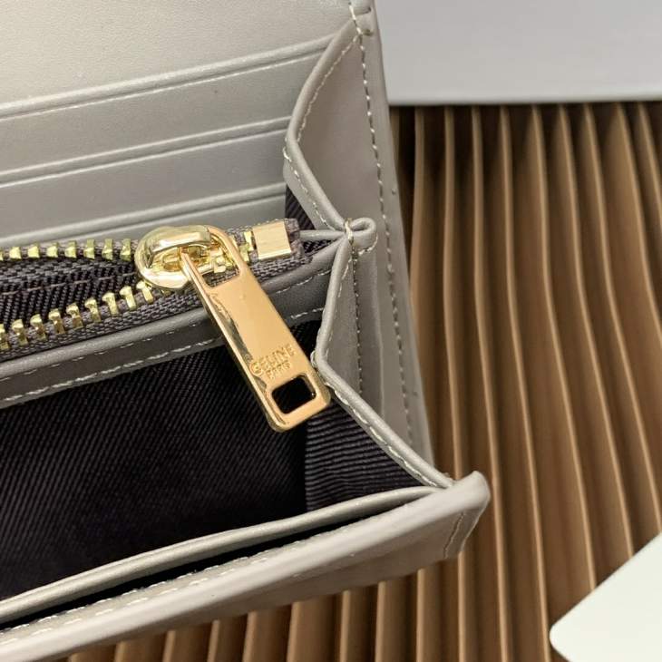 Picture of Celine Wallets _SKUfw225667749fw